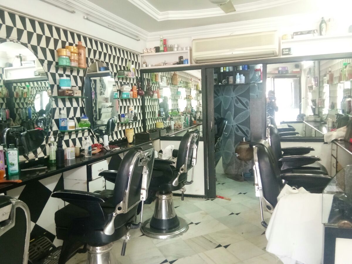 Decent Hair Care in Ahmedabad, Dharnidhar - Men Salon, in Ahmedabad,  Gujarat, India - MeriCity